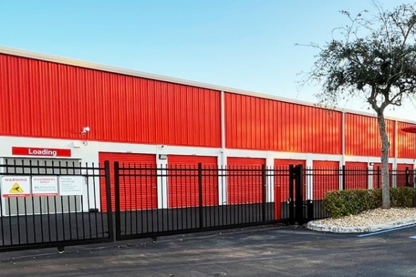 Facility photo: //images.sparefoot.com/medium/2133476a071bd720277.jpg