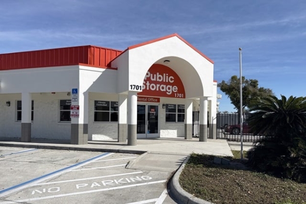 Facility photo: //images.sparefoot.com/medium/21334969f4a954abce1.jpg