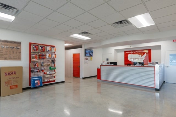 Facility photo: //images.sparefoot.com/medium/213352691343356acb2.jpg