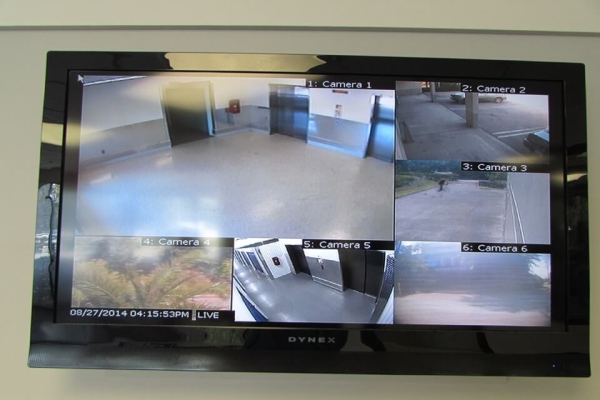 Facility photo: //images.sparefoot.com/medium/2133546978c6fe52e09.jpg