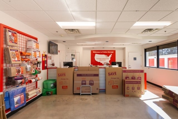 Facility photo: //images.sparefoot.com/medium/2133576878f68c4e217.jpg