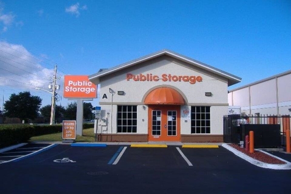Facility photo: //images.sparefoot.com/medium/2133586877a3e660b20.jpg