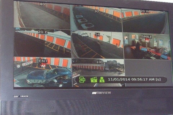 Facility photo: //images.sparefoot.com/medium/2133586984a45f581a6.jpg