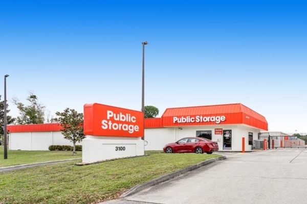 Facility photo: //images.sparefoot.com/medium/21336069fde03d683d3.jpg