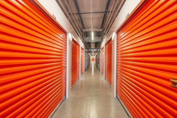 Facility photo: //images.sparefoot.com/medium/213365687b9adac5b7d.jpg