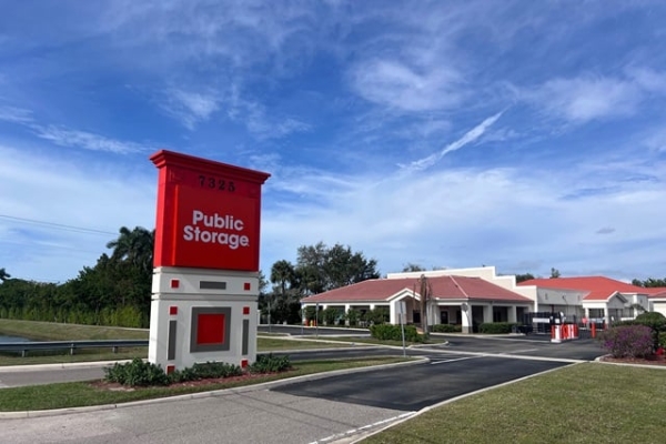 Storage Units at Public Storage - Naples - 7325 Davis Blvd - 7325 Davis Blvd