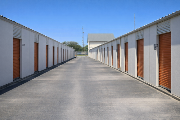 Facility photo: //images.sparefoot.com/medium/2133686a0c65bf48b44.jpg