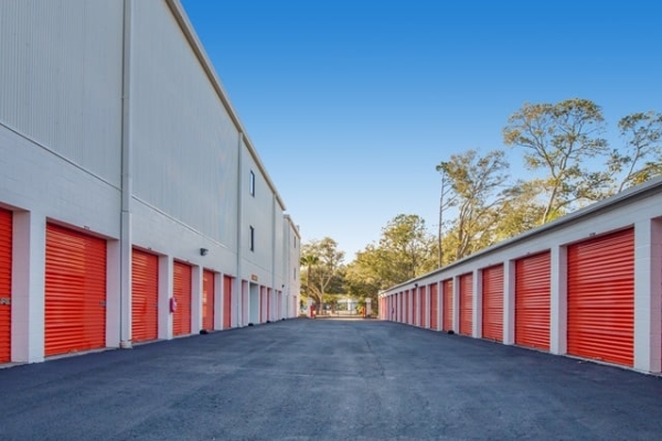 Storage Units at Public Storage - Tampa - 16217 N Dale Mabry Hwy - 16217 N Dale Mabry Hwy