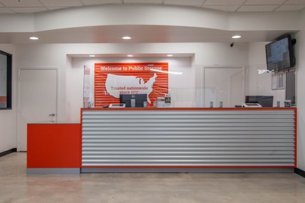 Facility photo: //images.sparefoot.com/medium/21337469f4a8c7bea64.jpg