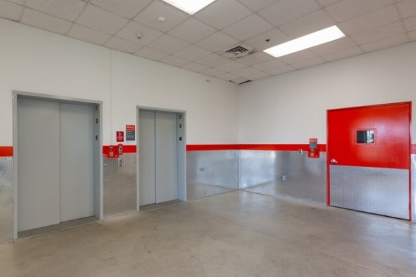 Storage Units at Public Storage - Ft Lauderdale - 701 SE 24th St - 701 SE 24th St