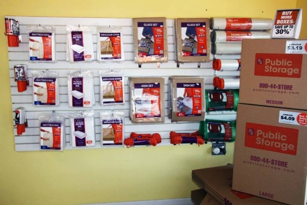 Storage Units at Public Storage - Kissimmee - 1051 Buenaventura Blvd - 1051 Buenaventura Blvd