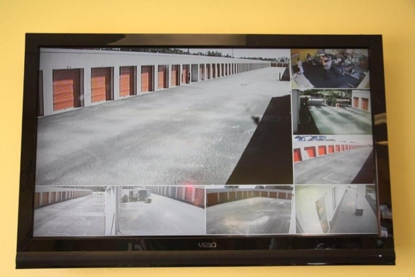 Storage Units at Public Storage - Kissimmee - 1051 Buenaventura Blvd - 1051 Buenaventura Blvd