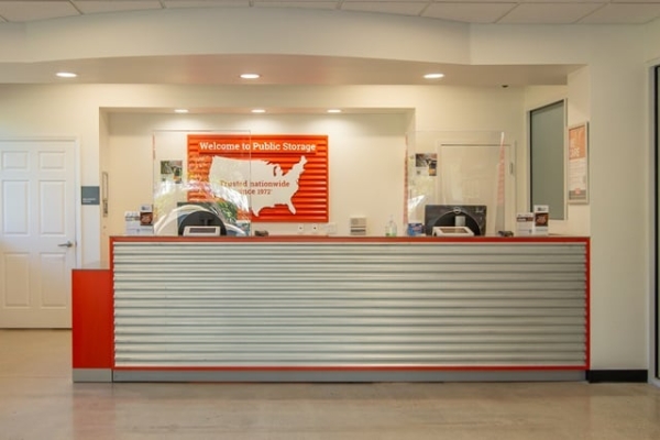 Facility photo: //images.sparefoot.com/medium/2133886884d296a018d.jpg