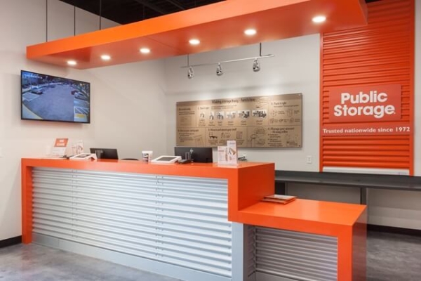 Facility photo: //images.sparefoot.com/medium/21339169397ee4c8221.jpg