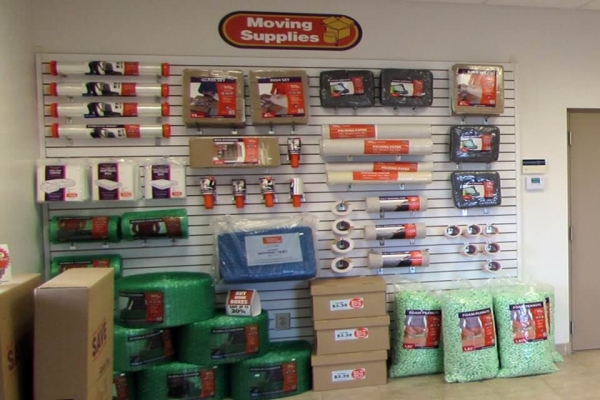 Facility photo: //images.sparefoot.com/medium/21340369397edf69449.jpg