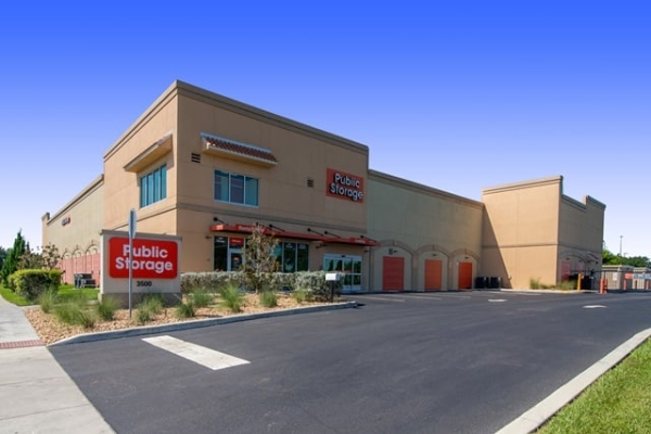 Facility photo: //images.sparefoot.com/medium/2134056877a43b1e763.jpg
