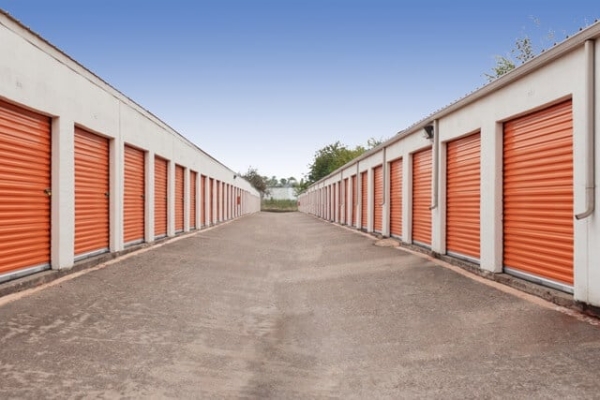 Facility photo: //images.sparefoot.com/medium/2134066877a4c8876a6.jpg