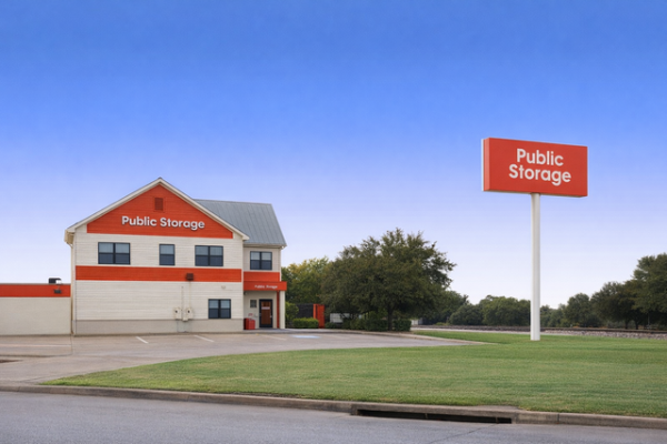 Facility photo: //images.sparefoot.com/medium/21340669f5fa466db89.jpg