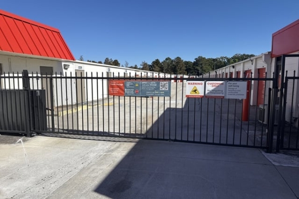 Storage Units at Public Storage - Tampa - 8003 N Dale Mabry Hwy - 8003 N Dale Mabry Hwy