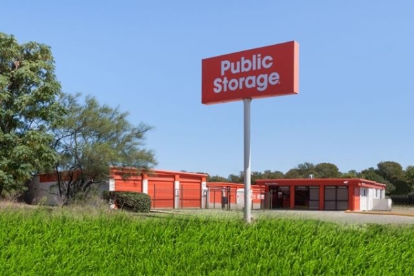 Facility photo: //images.sparefoot.com/medium/21341268765557f0c4f.jpg