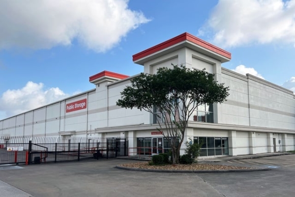 Facility photo: //images.sparefoot.com/medium/213422687a47e66f675.jpg