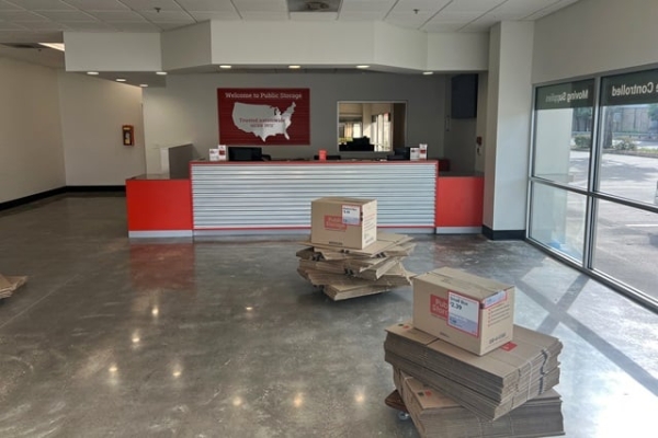 Facility photo: //images.sparefoot.com/medium/213422687a47e8a3aad.jpg