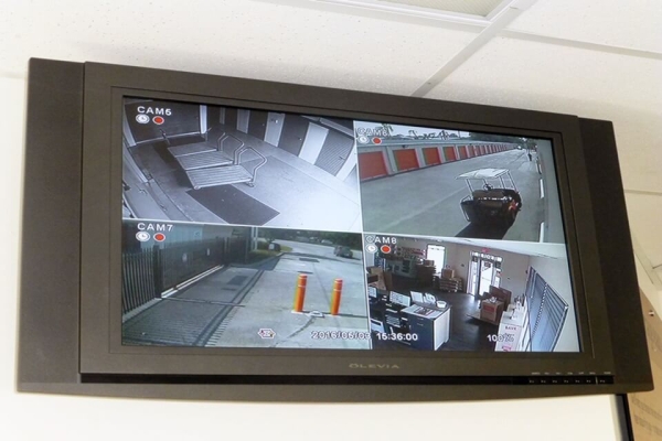 Facility photo: //images.sparefoot.com/medium/2134246884d3832b31c.jpg