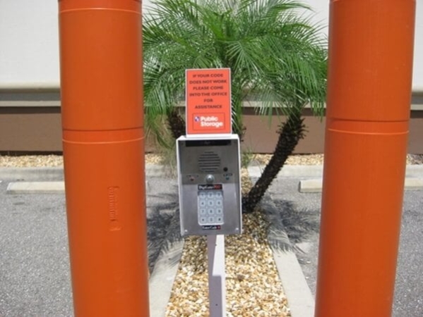 Storage Units at Public Storage - Tampa - 8354 W Hillsborough Ave - 8354 W Hillsborough Ave