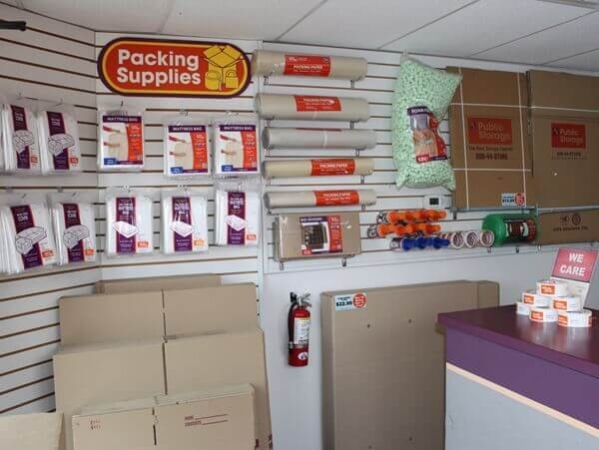 Facility photo: //images.sparefoot.com/medium/2134286877a516211f8.jpg