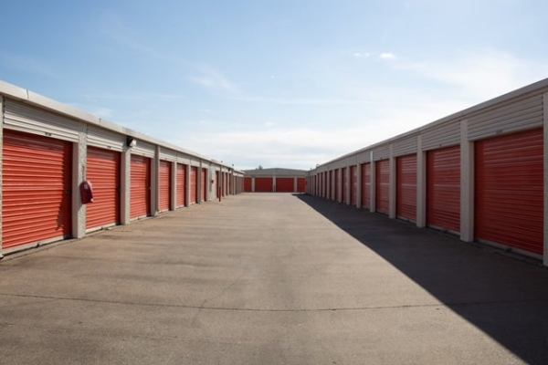 Storage Units at Public Storage - Dallas - 12343 E Northwest Highway - 12343 E Northwest Highway