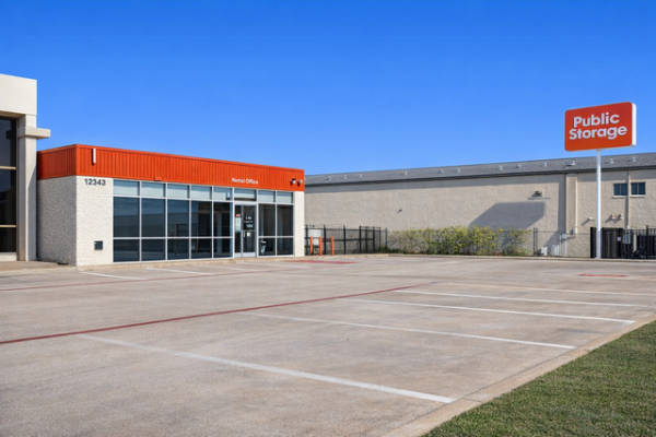 Storage Units at Public Storage - Dallas - 12343 E Northwest Highway - 12343 E Northwest Highway