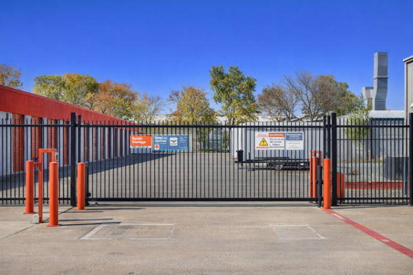 Storage Units at Public Storage - Dallas - 12343 E Northwest Highway - 12343 E Northwest Highway