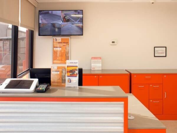 Facility photo: //images.sparefoot.com/medium/21343369455d705af1e.jpg