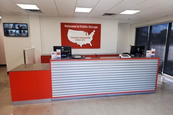 Facility photo: //images.sparefoot.com/medium/21343769626023f3ab5.jpg