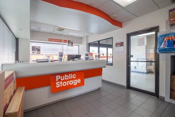 Facility photo: //images.sparefoot.com/medium/2134386884d366d9398.jpg