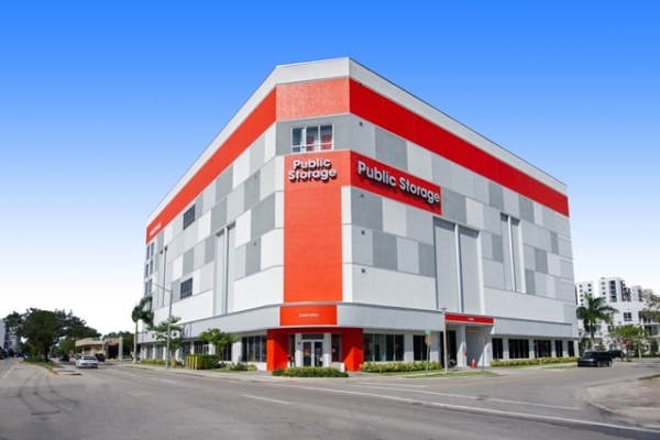 Facility photo: //images.sparefoot.com/medium/21343969e23254c7385.jpg