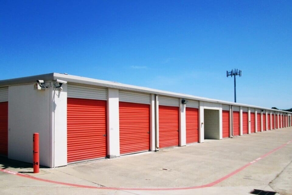 Facility photo: //images.sparefoot.com/medium/2134446884d3bec964f.jpg