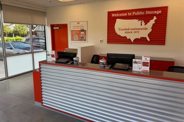 Storage Units at Public Storage - Houston - 1165 North Loop West - 1165 North Loop West