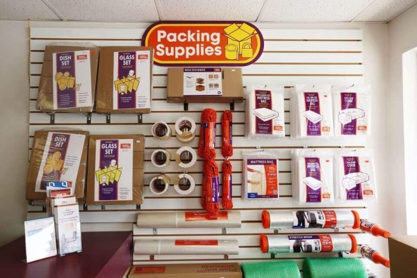 Facility photo: //images.sparefoot.com/medium/2134466884d3e73e0b4.jpg