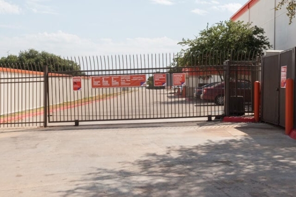 Storage Units at Public Storage - Austin - 8101 N Lamar Blvd - 8101 N Lamar Blvd