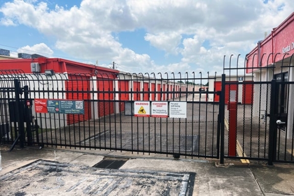Storage Units at Public Storage - Houston - 12335 Bellaire Blvd - 12335 Bellaire Blvd