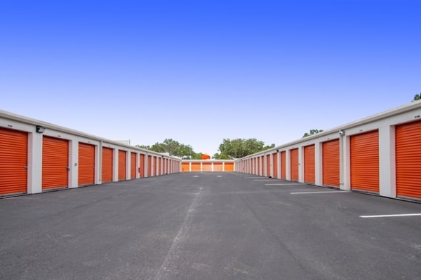 Storage Units at Public Storage - Sarasota - 4050 Bee Ridge Rd - 4050 Bee Ridge Rd