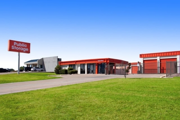 Facility photo: //images.sparefoot.com/medium/2134696884d3b1e6fe9.jpg