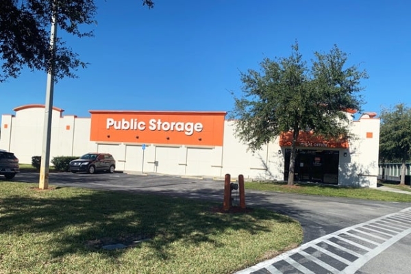 Facility photo: //images.sparefoot.com/medium/21347069f4a8e4657c6.jpg