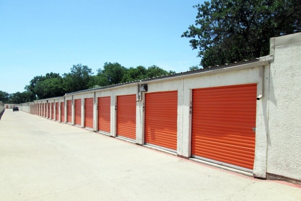 Facility photo: //images.sparefoot.com/medium/213471689b3ecb0b146.jpg