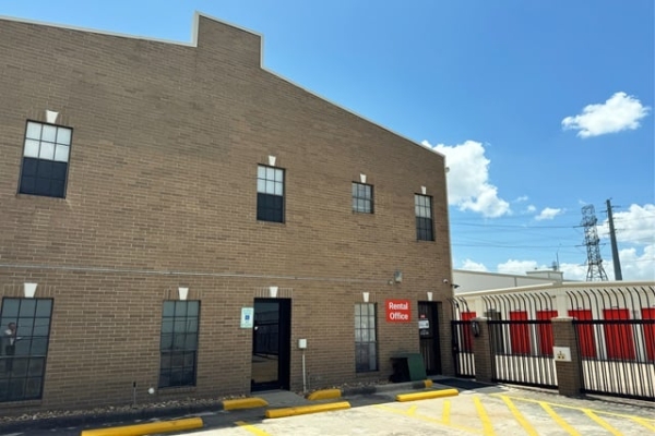 Storage Units at Public Storage - Houston - 4341 Southwest Freeway - 4341 Southwest Freeway