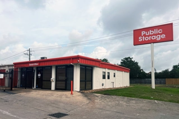 Facility photo: //images.sparefoot.com/medium/213476687a48225e261.jpg