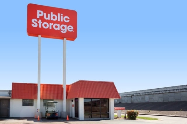 Storage Units at Public Storage - Houston - 9030 North Freeway - 9030 North Freeway