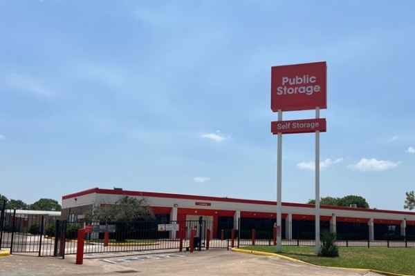 Storage Units at Public Storage - Houston - 2603 Joel Wheaton Rd, Ste 400 - 2603 Joel Wheaton Rd, Ste 400