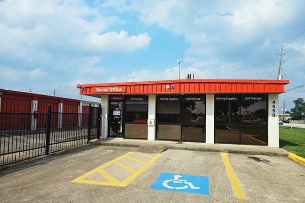 Storage Units at Public Storage - Spring - 4550 Louetta Road - 4550 Louetta Road
